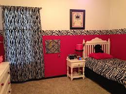 Pin By Michelle Helms On Decor Zebra Room Hot Pink Zebra Room Pink Zebra Rooms
