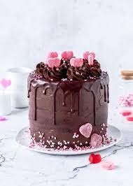 Wir nehmen bestellungen bis 10 februar. Pinata Torte Oder Surprise Inside Cake Zum Valentinstag Backen Emma S Lieblingsstucke