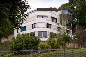 Neymar's ephemeral house in paris. Neymar Moves Into Incredible Five Storey Paris Mansion That Costs Astonishing 12 800 A Month And Was Once Owned By Ronaldinho