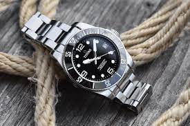 Titoni is a swiss watch brand i don't normally see featured outside of switzerland. Introducing Titoni Seascoper Dive Watch Hands On Price