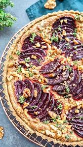 Herzhafte Rote Bete Tarte Mit Knackigem Spitzkohlsalat Kochtrotz Kreative Rezepte Rezept Vegane Lebensmittel Rote Bete Rezepte