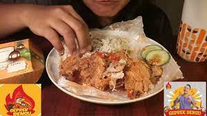Khusus yang kangen makanan khas bali, geprek bensu menyediakan menu spesial sambal embe. Mukbang Asmr Geprek Bensu Nasi Daun Jeruk Dan Geprek Bensu Sambel Embe Asmr Indonesia Uk India Youtube