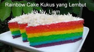 Rainbow cake ini bisa juga di jadikan sebagai suguhan untuk tamu atau untuk keluarga anda di saat sedang kumpul bareng. Resep Rainbow Cake Kukus Ala Ny Liem Yang Lembut Dan Enak Tumpuk Langsung Anti Gagal Youtube