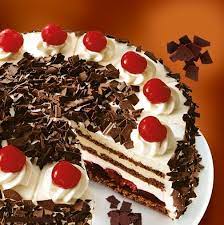 Klassische Schwarzwalder Kirschtorte Schwarzwalder Kirschtorte Rezept Bienenstich Rezept Kuchen Und Torten