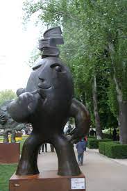 File Pensador Universo Urbano Ripolles Parque Del Retiro 2009 Jpg Wikimedia Commons