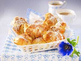 Marzipan Hornchen Das Beste Rezept Lecker Lecker Croissant Rezept Kuchen Mit Pfirsich