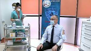 Protecția imunologică se instalează după un interval de timp variabil de la inoculare (săptămâni. Sorin Cimpeanu DÄƒ Moda In Campania De Vaccinare Sunt PregÄƒtit Din Toate Perspectivele Doctorul Zilei