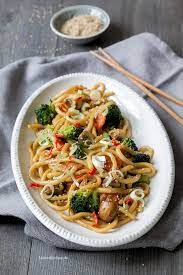 Wurzige Udon Nudeln Aus Dem Wok Mit Gemuse Rezepte Udon Nudeln Udon Rezept