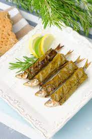 鰯魚包まれてつる葉 レモンとローズマリー ギリシャ料理 の写真素材 画像素材 Image 26977402