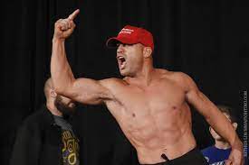 3 submissions (19%) 5 decisions (31 losses 4 ko/tko. Over The Years Tito Ortiz Blurred The Line Between The Couch And The Cage Mma Fighting