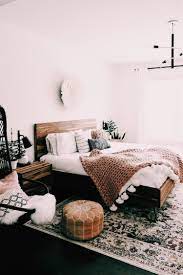 Pinterest Natalyabelous11 Bedroom Decor Inspiration Simple Bedroom Decor Simple Bedroom