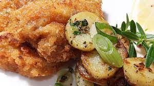 Schuhbecks Kuchenkabarett Wiener Schnitzel Mit Bratkartoffeln Br De Wiener Schnitzel Rezept Bratkartoffeln Rezept Wiener Schnitzel