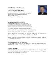 Estos diseños de cv básicos para completar son esencialmente compuestos con un texto de color obscuro sobre un fondo de color blanco, ya que queremos darle un toque de simplicidad, sobriedad y. Extracto Curriculum