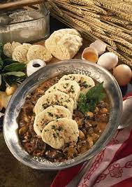 Bohmische Knodel Mit Wildragout Rezept Lecker Bohmische Knodel Rezept Bohmische Knodel Rezepte