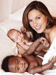 Hollywood S Adopted Kids Charlize Theron Angelina Jolie Mariska Hargitay Celebrity Moms Celebrity Babies