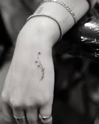 Hand Ornaments Marrymarrymarry Hideawayatsuitex Itsafineline Slimneedle Hand Tattoos Small Hand Tattoos Left Hand Tattoo