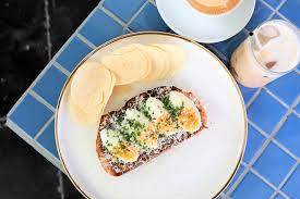 Maxi Coffee Bar Minimalist Blue Cafe With Iced Cereal Milk Latte And Tasty Toasts At Ann Siang Hill Danielfooddiary Com