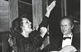 It features billy joel portraying a bar act bill martin performing the song, and shows a typical american. Visao Joel Pina O Eterno Guitarrista De Amalia Numa Entrevista Especial Aos 100 Anos