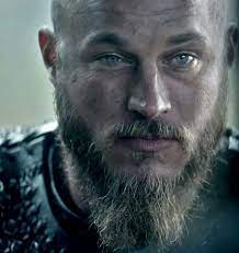 Seeing each other as human nothing more. Ragnar Travis Fimmel I Love His Way Of Keeping An Eye Closer Than The Other He Looks Like A Jerk Ragnar Lothbrok Vikings Travis Fimmel Travis Vikings
