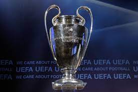The uefa champions league (usually referred to as the champions league) is an annual bajo (2014) this is not ok because no club has 2 trophy winned in a row :p freak seasons are not good. Uefa Champions League Trophy Berjalan Porto Roma