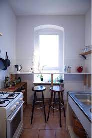 Gemutliche Sitzgelegenheit In Berliner Altbaukuche Altbau Kuche Berlin Interior Kuchen Inspiration Kuche Einrichten Wohnung