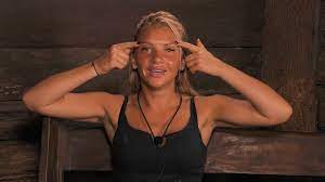 Search, discover and share your favorite evelyn burdecki gifs. Gewusst So Heisst Dschungelkonigin Evelyn Burdecki Wirklich Promiflash De