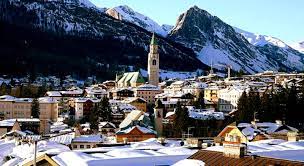 The village sits in a sunny amphitheater, ringed by spectacular dolomite at night, enjoy one of cortina's exclusive night clubs and discos. Cortina D Ampezzo The Queen Of Italian Dolomites Travel Advisor
