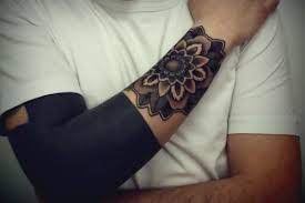 Image Result For Solid Black Hand Tattoo Tatuaje Hombre Muneca Tatuajes Chiquitos Tatuaje De Manguito