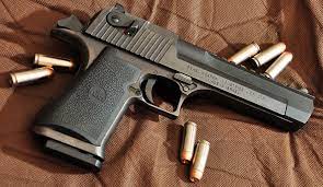 This pistol has a lot of recoil one handed but one of my favorite pistols to. Desert Eagle Wikipedia La Enciclopedia Libre