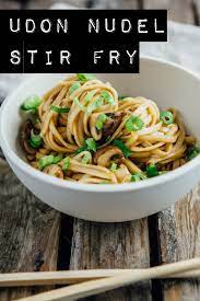 Udon Nudel Stir Fry Das Perfekte Comfort Food Kuechenchaotin Udon Nudeln Komfort Essen Nudel