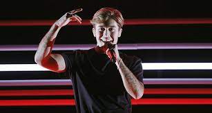 Startnummer 7 i deltävling 1: 8 Sidor Han Vann Melodifestivalen