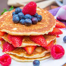 Low Carb Rezept Des Tages On Instagram Pancakes Mit Beeren Zutaten 4 Portionen 250ml Milch 3 5 Fett 6 Eiklar 150g Mandelmehl 1 Prise Salz 1 Tl I 2020