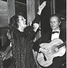 Facebook insanlara paylaşma gücü vererek dünyanın daha. Visao Joel Pina O Eterno Guitarrista De Amalia Numa Entrevista Especial Aos 100 Anos