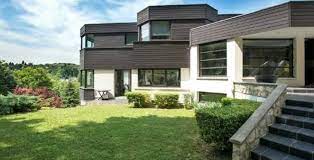 2 years ago read comments by mary ikande. Neymar Moves Into Incredible Five Storey Paris Mansion That Costs Astonishing 12 800 A Month And Was Once Owned By Ronaldinho