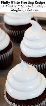 Fluffy White Frosting A Twist On 7 Minute Frosting Rezept Cupcake Kuchen Glasur Rezept Leckere Cupcakes
