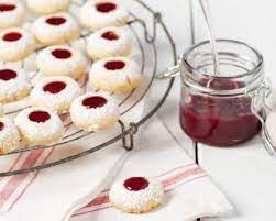 Weihnachtsplatzchen Mit Marmelade Rezept Fur Engelsaugen Rezept Kekse Backen Rezept Rezepte Backen Weihnachten Weihnachtsplatzchen Mit Marmelade