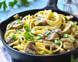 Spaghetti Ai Funghi Rezept Von Pastaweb Rezept Rezepte Kochrezepte Einfache Gerichte