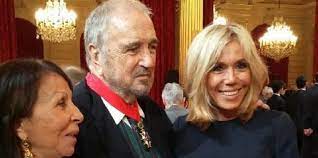 The unbearable lightness of being. Jean Claude Carriere Recoit La Legion D Honneur Herault Colombieres Sur Orb Le Petit Journal