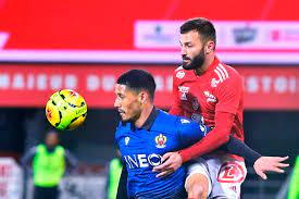 Saliba says he barely trained in june and july. William Saliba S Debut At Nice Vs Brest On Loan From Arsenal The Athletic