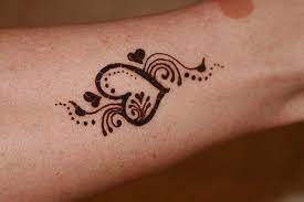 Cute Small Heart Simple Mehndi Designs Jpg 500 333 Henna Tattoo Designs Henna Heart Simple Henna Tattoo