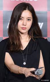 그녀의 여성스러운 이미지와 잘 어울리죠? í•œì±„ì•„ ì¸¡ ì°¨ë'ë¦¬ ë™ìƒ ì°¨ì„¸ì°Œì™€ ì—´ì•  ë§ë„ ì•ˆë¼ ì‚¬ì‹¤ ì•„ëƒ ê³µì‹ìž…ìž¥ ì•„ì‹œì•„íˆ¬ë°ì´