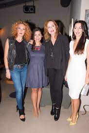 Μπρούσκο είναι μία ελληνοκυπριακή καθημερινή τηλεοπτική δραματικη σειρά που προβλήθηκε από τον ant1 και τον ant1 κύπρου από το σεπτέμβριο του 2013 έως τον ιούλιο του 2017. To Mproysko Ekane Parti Deite Ta Nea Proswpa Ths Seiras