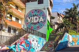 Whether you're planning a trip to comuna 13 or simply want to know more about safety across medellín, here's everything you need to know about san javier. Visiting Comuna 13 Medellin Listen To The Wild