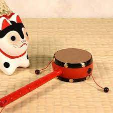 También importante que a los nueve años comienza a aparecer su empatía, aunque a veces. Juegos Y Juguetes Tradicionales Japoneses Japonismo Juguetes Museo Del Juguete Juegos Y Juguetes