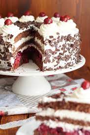 Schwarzwalder Kirschtorte Der Klassiker Unter Den Sahnetorten Affektblog De Rezept Kuchen Und Torten Sahnetorte Schwarzwalder Kirschtorte Rezept