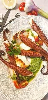 Pulpo A La Plancha Gegrillter Tintenfisch Mit Halloumi Und Ruccola Pesto Das Grundrezept Zum Kochen Von Tintenfisch Und Drei Urlaub Essen Rezepte Halloumi