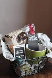 Gift Box Ideas For Dads Ruffled Diy Gift Baskets Crafty Gifts Homemade Gifts