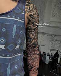 Japanese Tattoo Black And Grey Japanese Sleeve Chrysanthemum Tattoo Japanese Tattoo Sleeve Tattoos Japanese Sleeve Tattoos