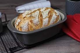 Joghurt Krustchen Im Kleinen Zaubermeister Lily Von Pampered Chef Brot Selber Backen Rezept Zaubermeister Brot Backen Rezept Einfach