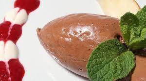 Schuhbecks Feinschmeckerei Schokoladenmousse Mit Birnen Br De Schokoladenmousse Lebensmittel Essen Birnen Rezepte